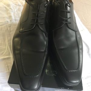 Magnanni Black dress shoes